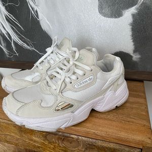 Adidas Falcón Sneakers